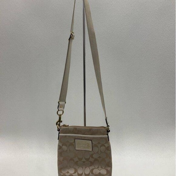 Coach Poppy Signature Crossbody - Picture 3 of 7